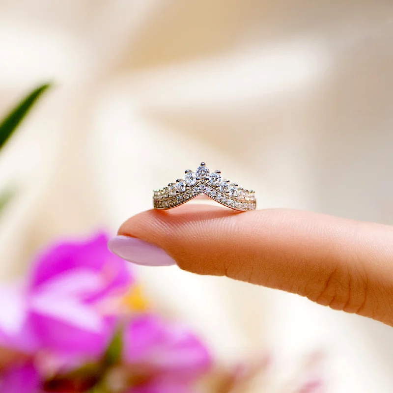 Straighten Your Crown - Chevron Crown Ring