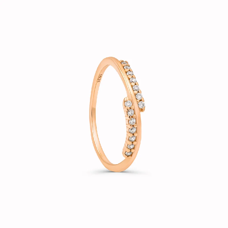 PATH OF LIFE PAVÉ WAVY BAND RING